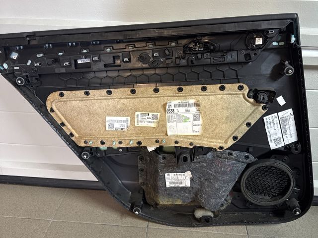 bontott VW PASSAT B8 Jobb hátsó Ajtó Kárpit