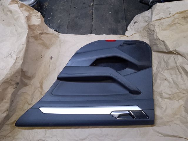 bontott VW PASSAT B8 Jobb hátsó Ajtó Kárpit