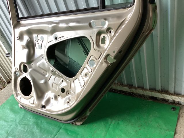 bontott VW PASSAT B8 Jobb hátsó Ajtó (Üres lemez)