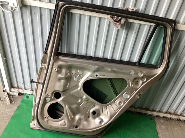 bontott VW PASSAT B8 Jobb hátsó Ajtó (Üres lemez)