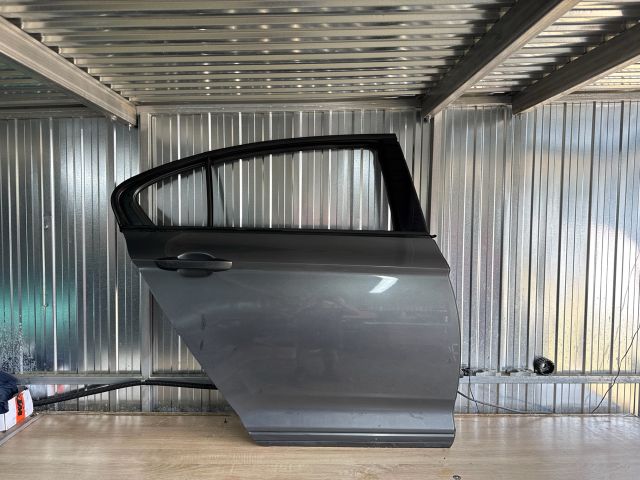 bontott VW PASSAT B8 Jobb hátsó Ajtó (Üres lemez)