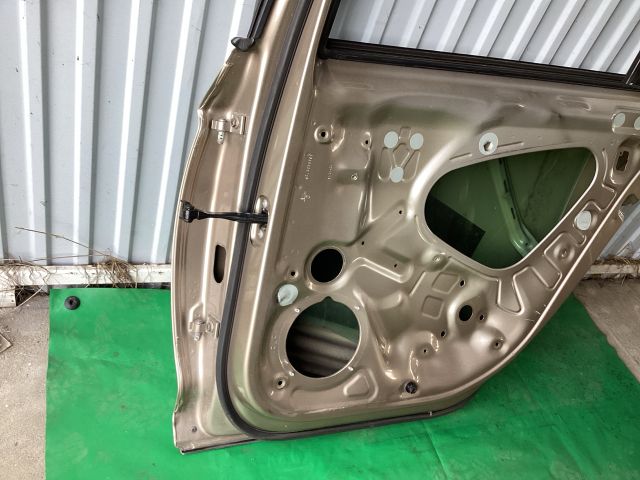 bontott VW PASSAT B8 Jobb hátsó Ajtó (Üres lemez)