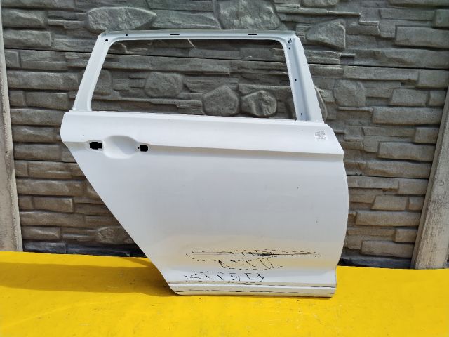 bontott VW PASSAT B8 Jobb hátsó Ajtó (Üres lemez)