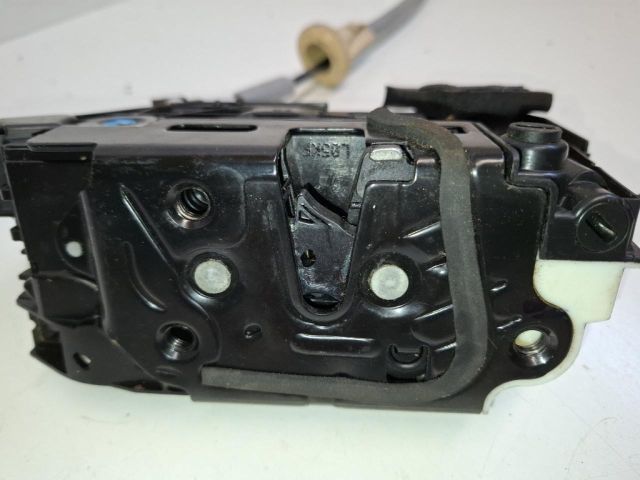 bontott VW PASSAT B8 Jobb hátsó Ajtózár