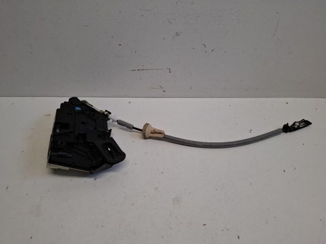 bontott VW PASSAT B8 Jobb hátsó Ajtózár