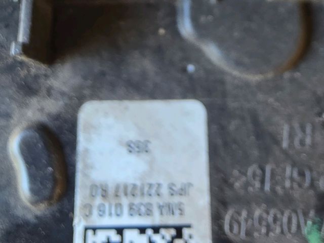 bontott VW PASSAT B8 Jobb hátsó Ajtózár