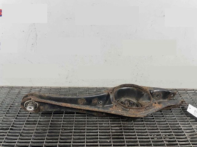 bontott VW PASSAT B8 Jobb hátsó Alsó Lengőkar