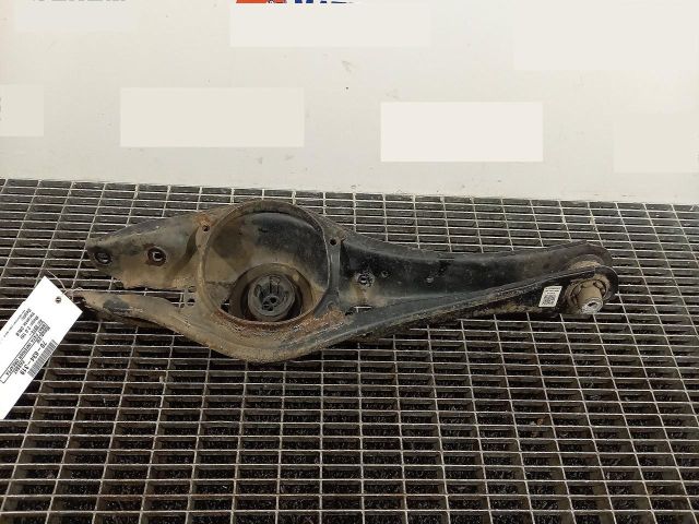 bontott VW PASSAT B8 Jobb hátsó Alsó Lengőkar