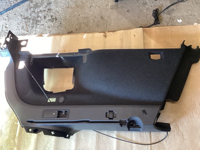 bontott VW PASSAT B8 Jobb hátsó Csomagtér Burkolat (Műanyag)