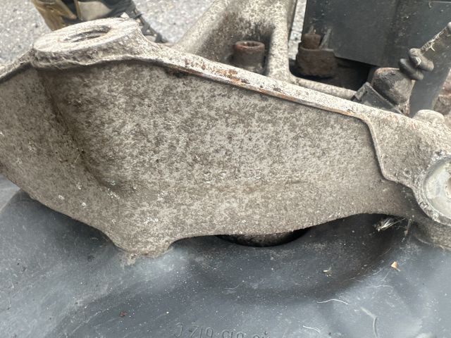 bontott VW PASSAT B8 Jobb hátsó Csonkállvány Kerékaggyal