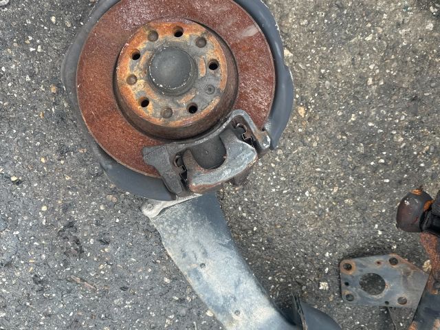 bontott VW PASSAT B8 Jobb hátsó Csonkállvány Kerékaggyal