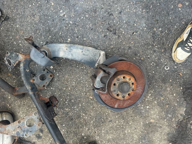 bontott VW PASSAT B8 Jobb hátsó Csonkállvány Kerékaggyal