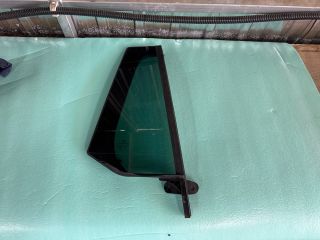 bontott VW PASSAT B8 Jobb hátsó Fixüveg (Ajtóban)