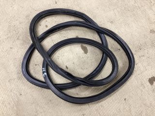 bontott VW PASSAT B8 Jobb hátsó Gumikéder