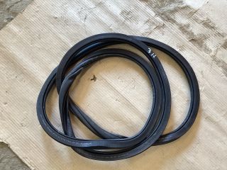 bontott VW PASSAT B8 Jobb hátsó Gumikéder