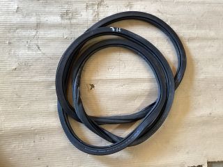 bontott VW PASSAT B8 Jobb hátsó Gumikéder