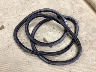 bontott VW PASSAT B8 Jobb hátsó Gumikéder