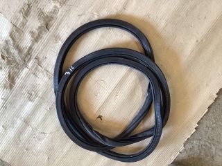 bontott VW PASSAT B8 Jobb hátsó Gumikéder