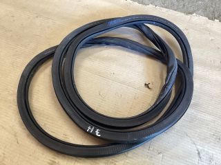 bontott VW PASSAT B8 Jobb hátsó Gumikéder