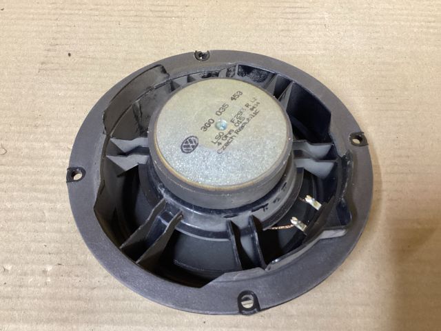 bontott VW PASSAT B8 Jobb hátsó Hangszóró