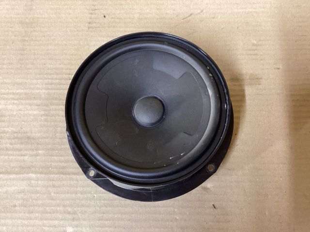 bontott VW PASSAT B8 Jobb hátsó Hangszóró