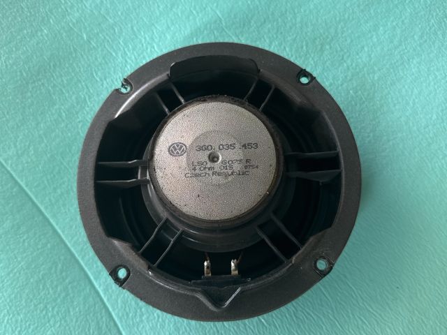 bontott VW PASSAT B8 Jobb hátsó Hangszóró