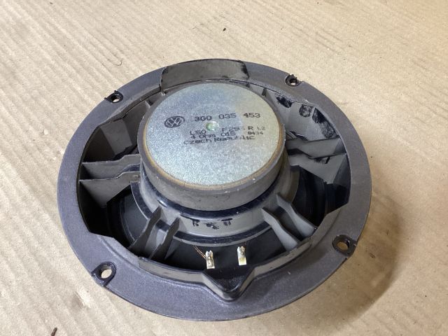 bontott VW PASSAT B8 Jobb hátsó Hangszóró