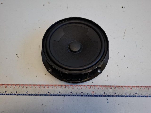 bontott VW PASSAT B8 Jobb hátsó Hangszóró