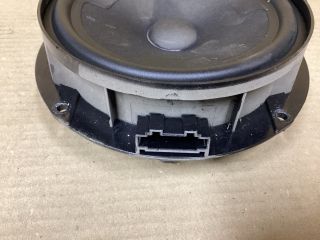 bontott VW PASSAT B8 Jobb hátsó Hangszóró