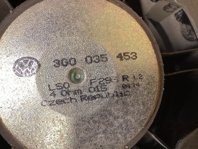 bontott VW PASSAT B8 Jobb hátsó Hangszóró