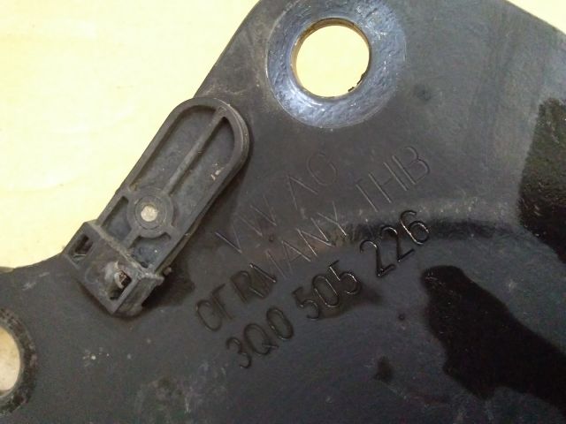 bontott VW PASSAT B8 Jobb hátsó Hosszlengőkar