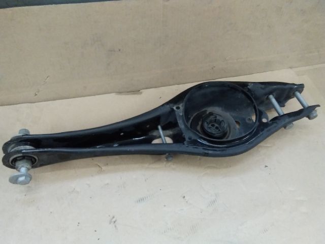 bontott VW PASSAT B8 Jobb hátsó Keresztlengőkar