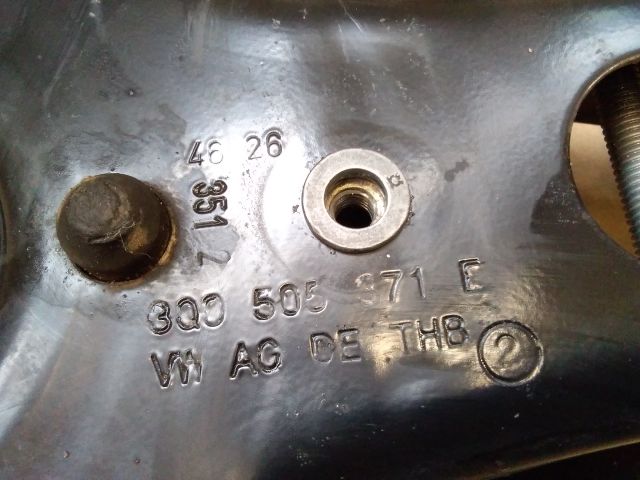 bontott VW PASSAT B8 Jobb hátsó Keresztlengőkar