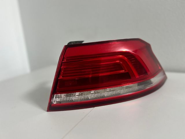 bontott VW PASSAT B8 Jobb Hátsó Lámpa