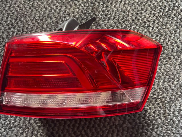 bontott VW PASSAT B8 Jobb Hátsó Lámpa