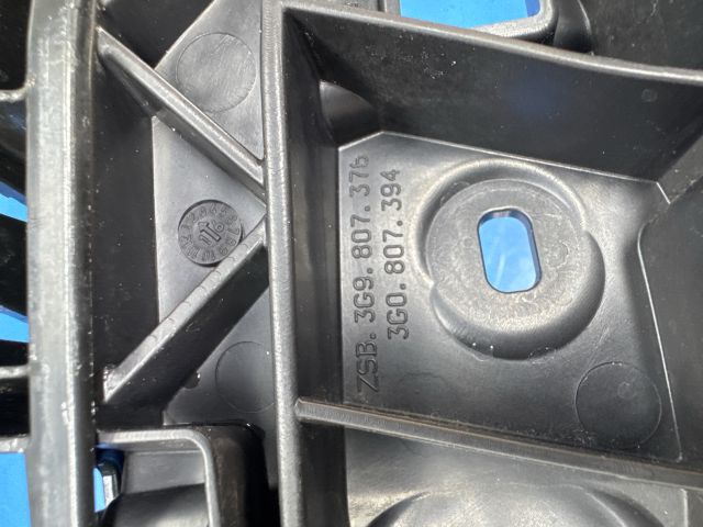 bontott VW PASSAT B8 Jobb hátsó Oldal Lökhárító Tartó (Műanyag)