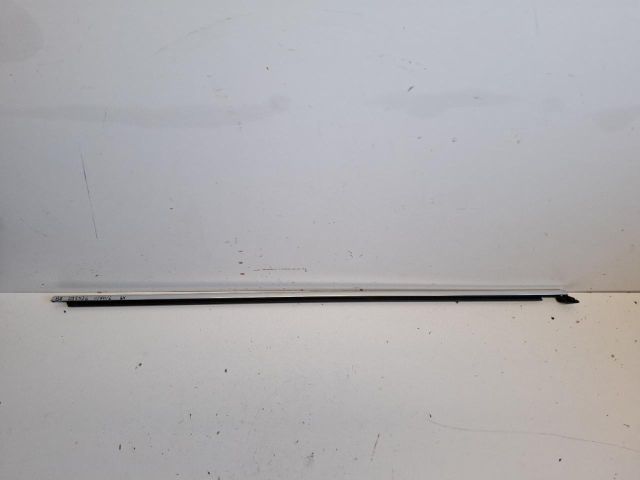 bontott VW PASSAT B8 Jobb hátsó Vízlehúzó Gumicsík