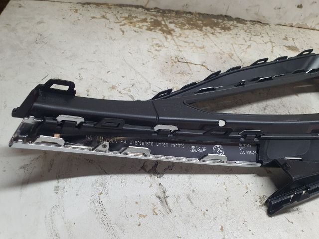 bontott VW PASSAT B8 Jobb Ködfényszóró Lámpakeret