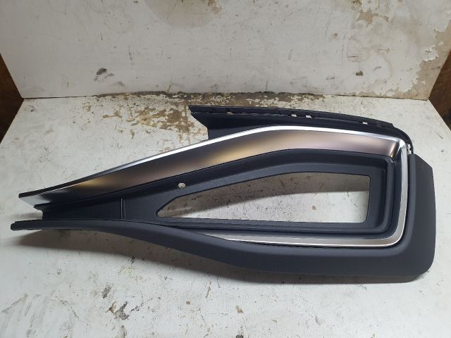 bontott VW PASSAT B8 Jobb Ködfényszóró Lámpakeret