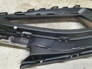 bontott VW PASSAT B8 Jobb Ködfényszóró Lámpakeret