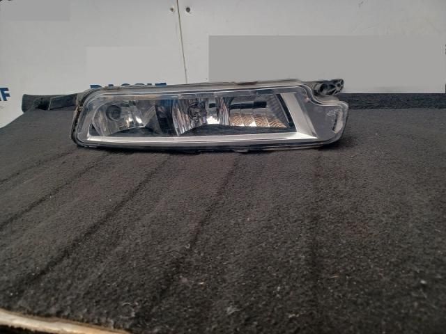 bontott VW PASSAT B8 Jobb Ködfényszóró
