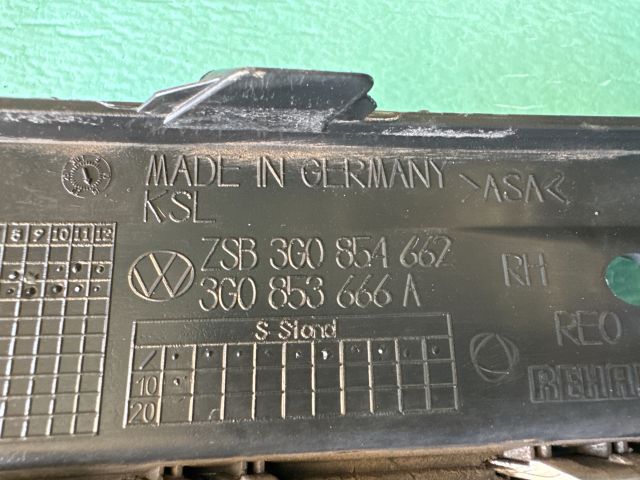 bontott VW PASSAT B8 Jobb Ködlámpa Rács