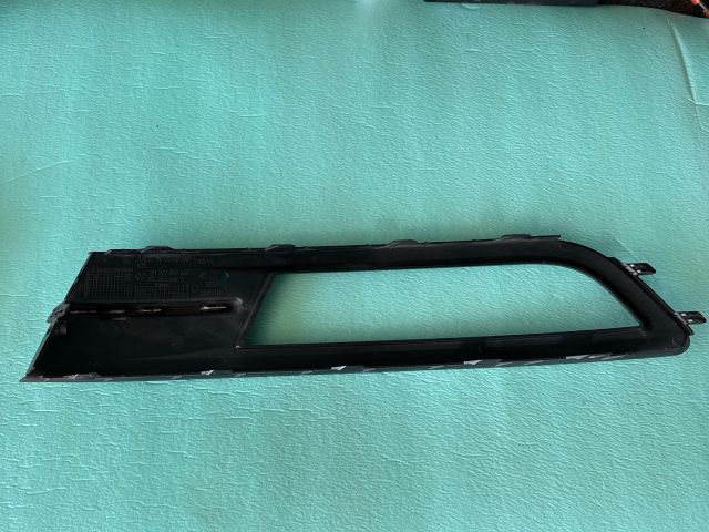 bontott VW PASSAT B8 Jobb Ködlámpa Rács