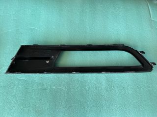 bontott VW PASSAT B8 Jobb Ködlámpa Rács