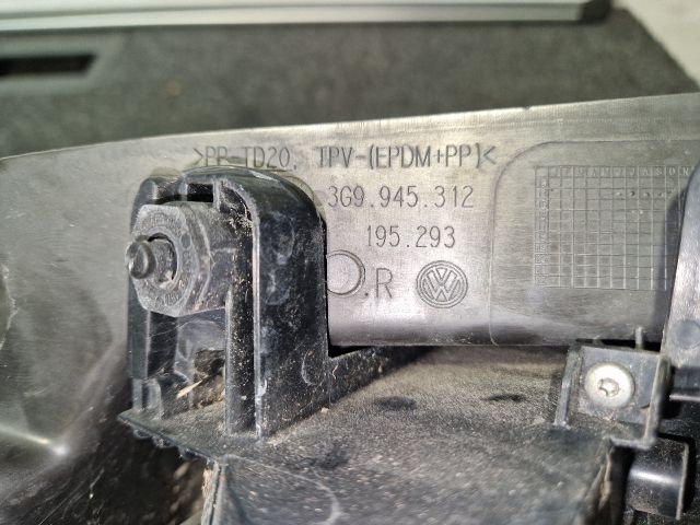 bontott VW PASSAT B8 Jobb Külső Hátsó Lámpa