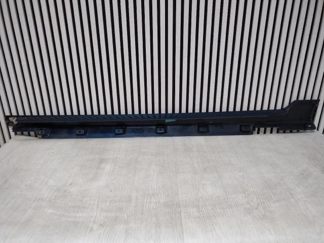 bontott VW PASSAT B8 Jobb Küszöb