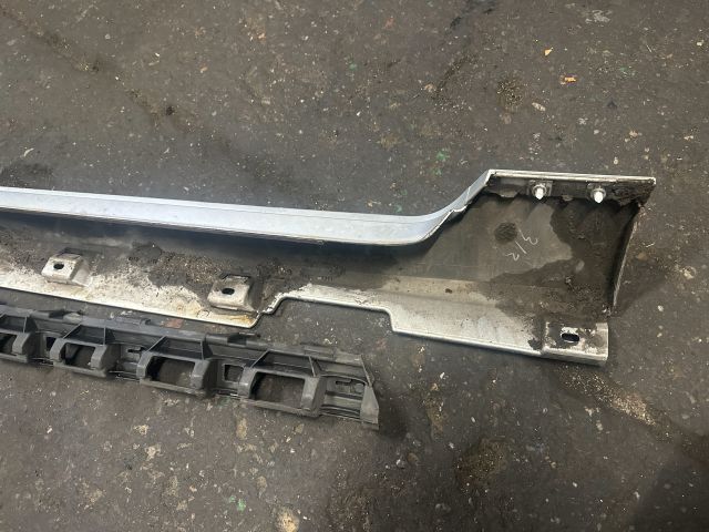 bontott VW PASSAT B8 Jobb Küszöb