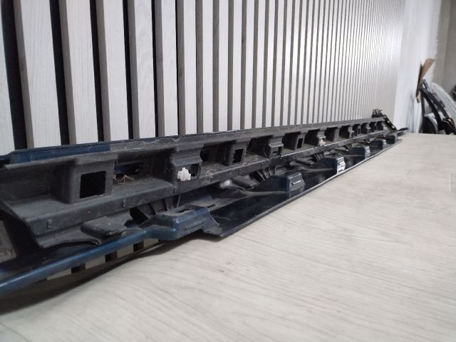 bontott VW PASSAT B8 Jobb Küszöb