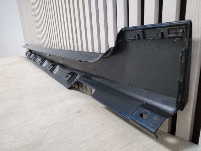 bontott VW PASSAT B8 Jobb Küszöb