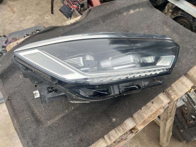 bontott VW PASSAT B8 Jobb Ledes Fényszóró